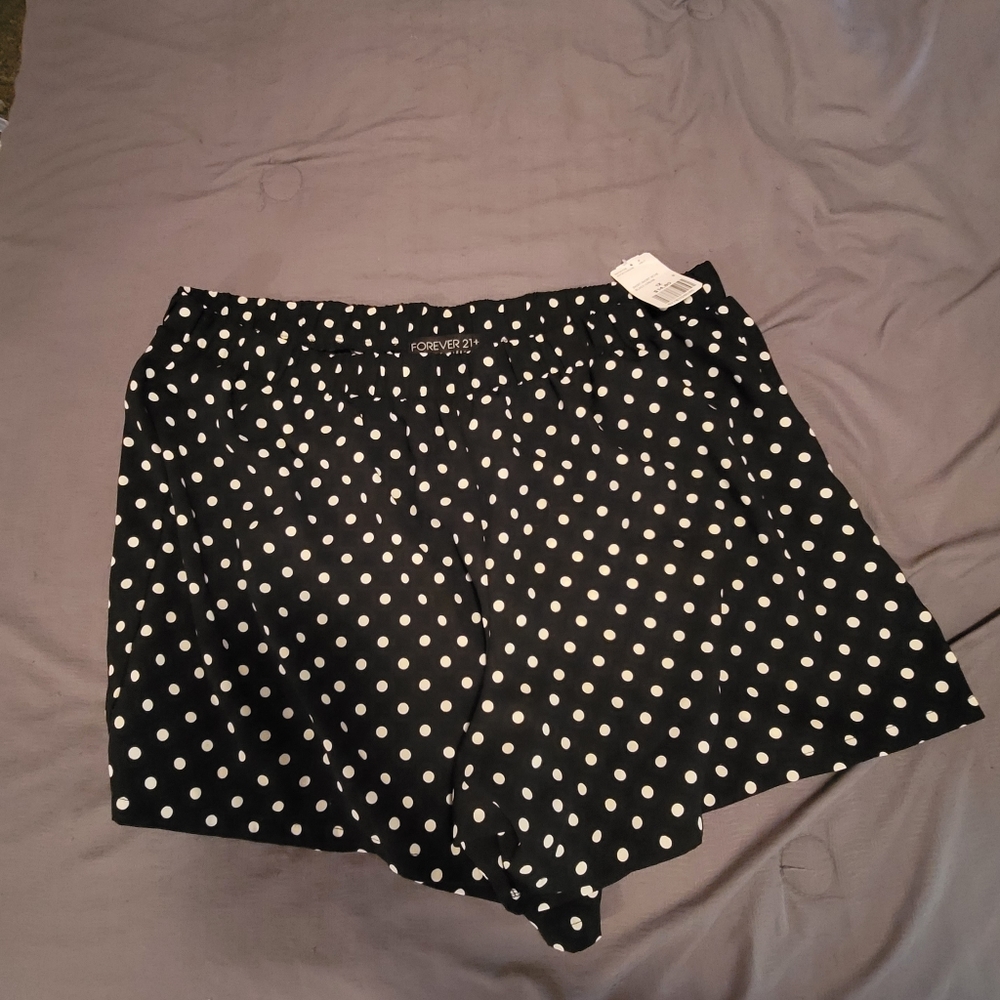 Flowy polka dot shorts